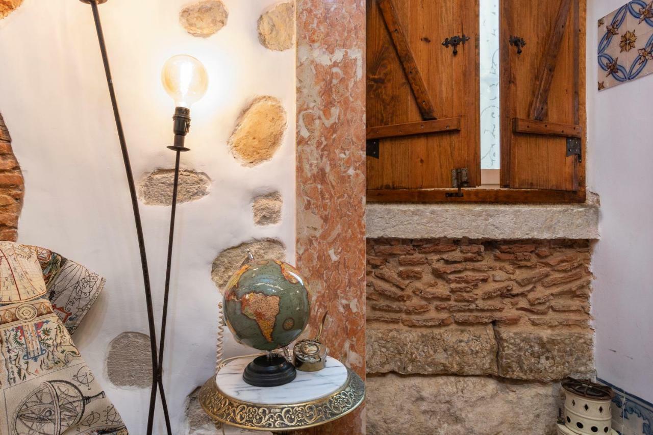 Romantic Medieval Apartment Lisboa Eksteriør billede