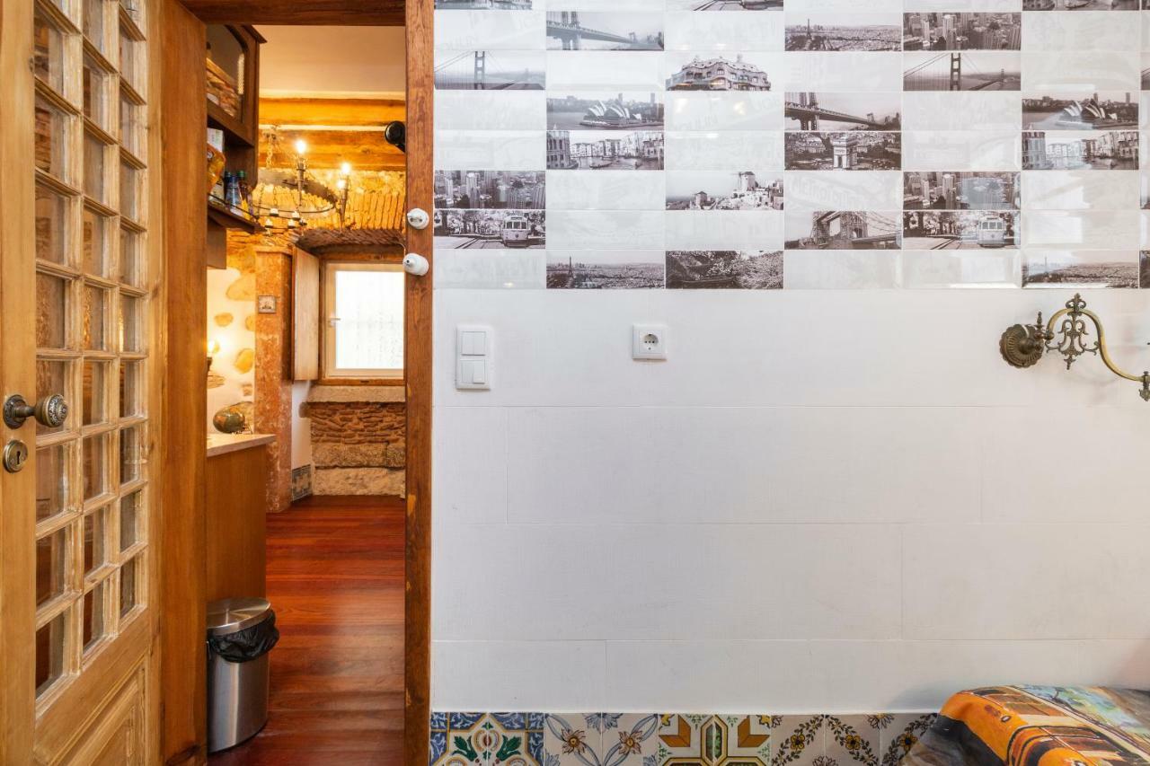 Romantic Medieval Apartment Lisboa Eksteriør billede